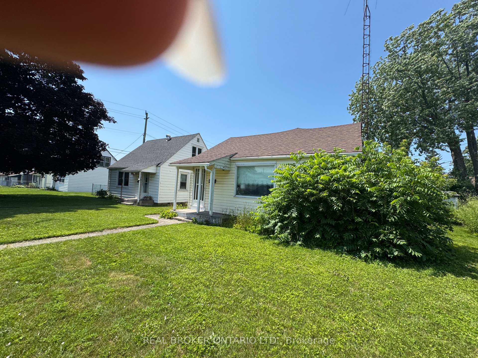 Photo 5 of 23 Churchill Crescent, Smiths Falls, Smiths Falls — HOMEH