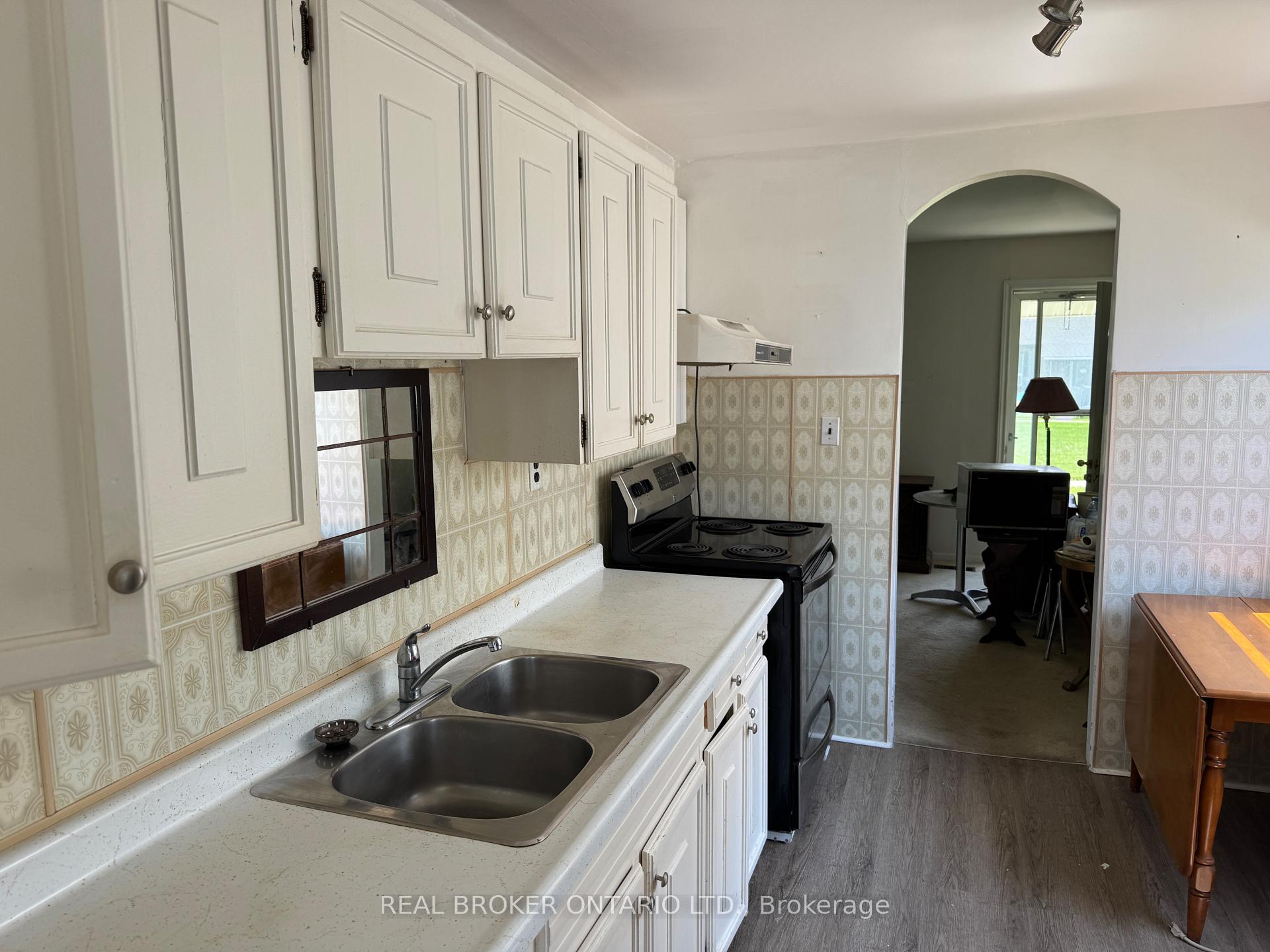 Photo 7 of 23 Churchill Crescent, Smiths Falls, Smiths Falls — HOMEH