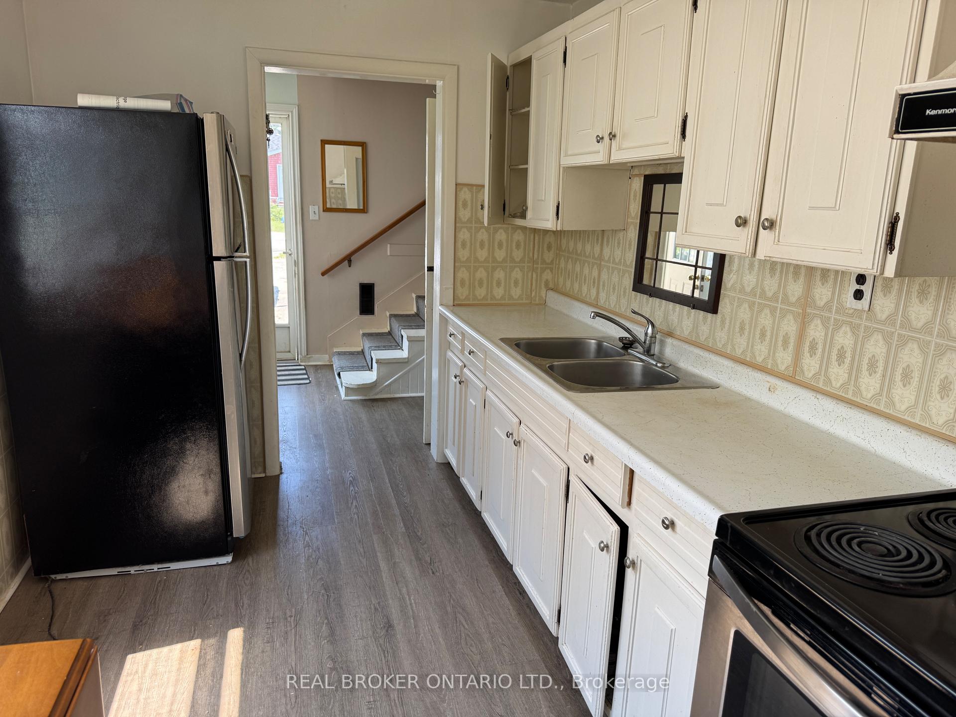 Photo 8 of 23 Churchill Crescent, Smiths Falls, Smiths Falls — HOMEH