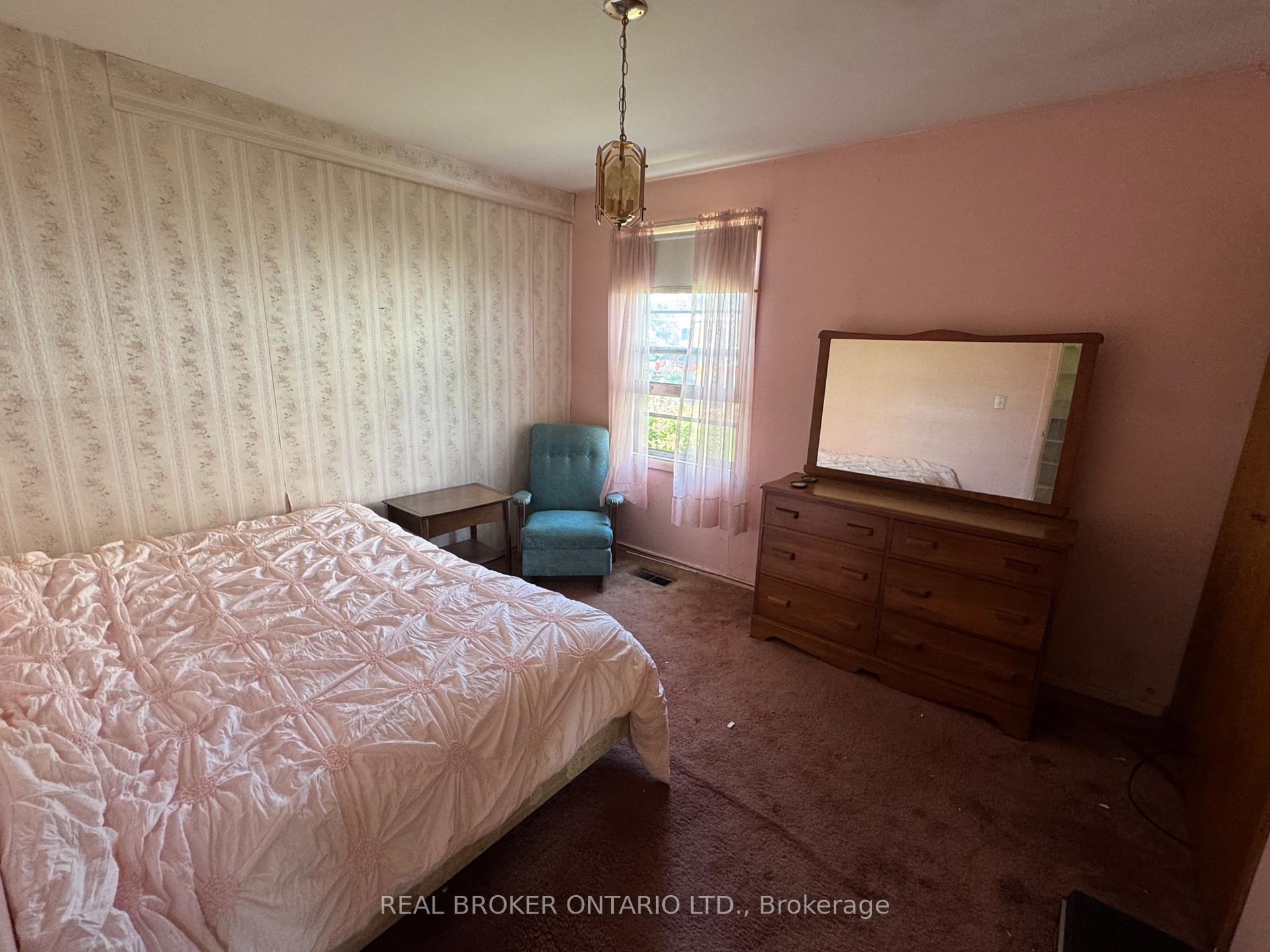 Photo 11 of 23 Churchill Crescent, Smiths Falls, Smiths Falls — HOMEH