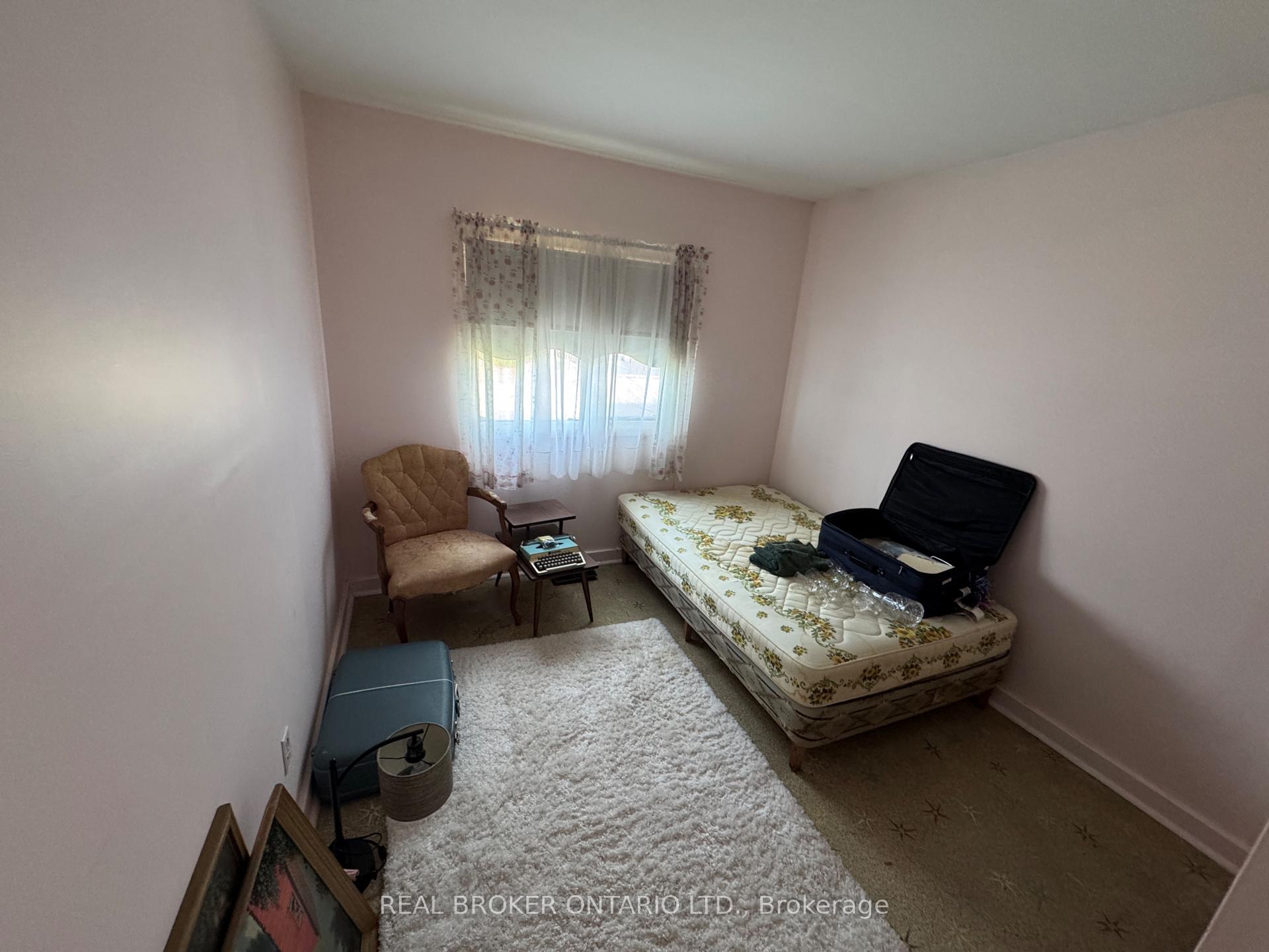 Photo 15 of 23 Churchill Crescent, Smiths Falls, Smiths Falls — HOMEH