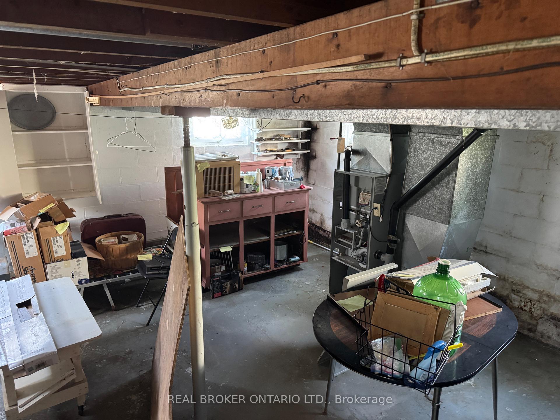 Photo 17 of 23 Churchill Crescent, Smiths Falls, Smiths Falls — HOMEH
