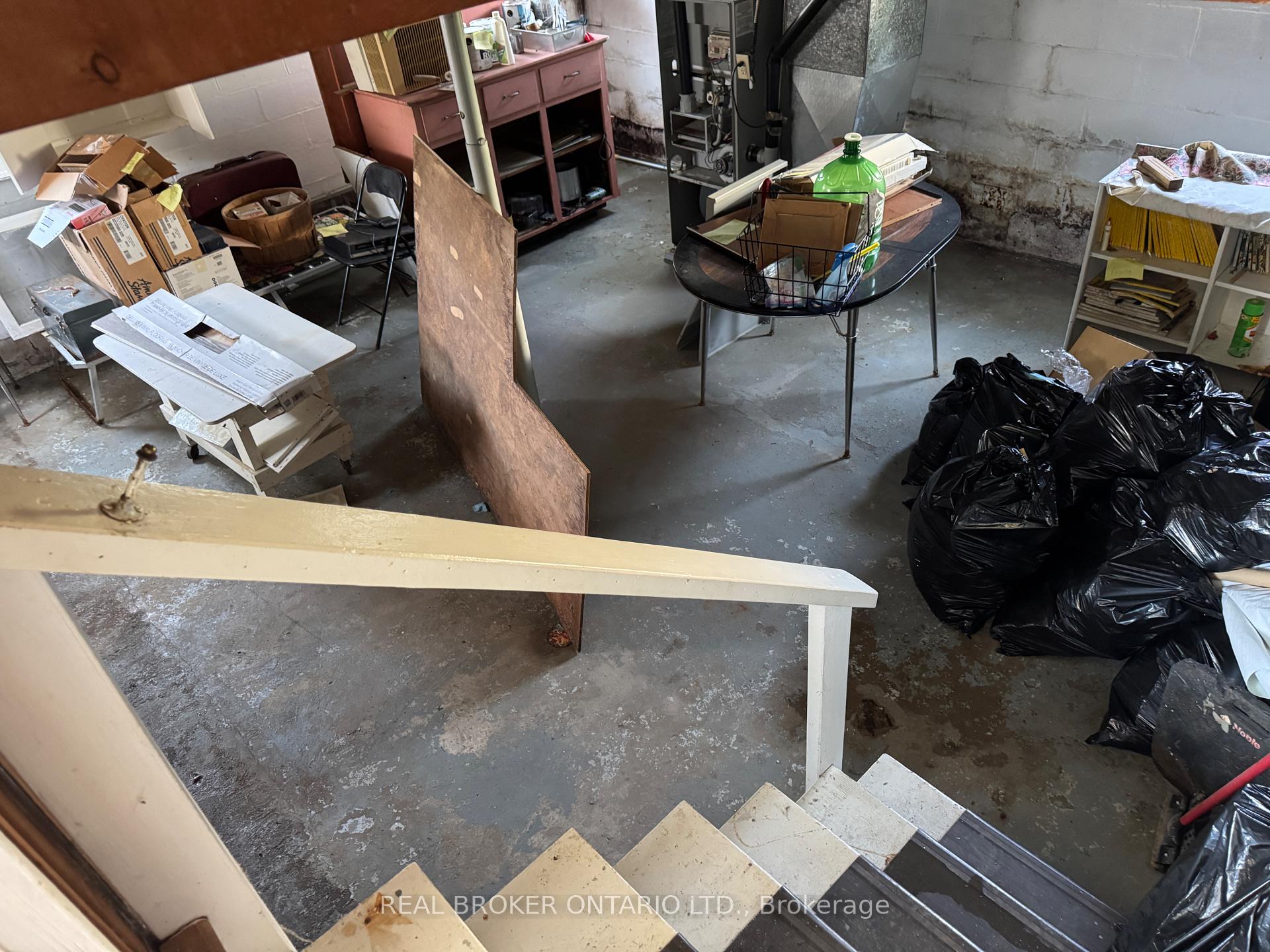 Photo 19 of 23 Churchill Crescent, Smiths Falls, Smiths Falls — HOMEH