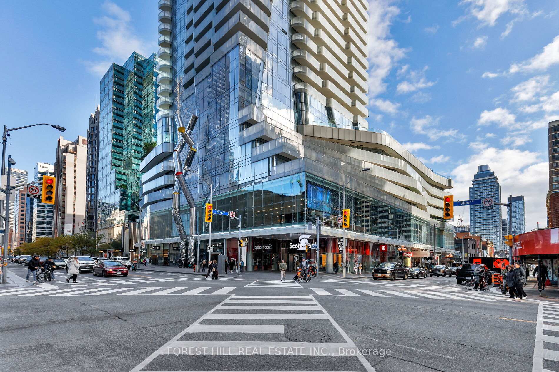 Photo 2 of Unit 6805, 1 Bloor Street E, Toronto, Church-Yonge Corridor — HOMEH