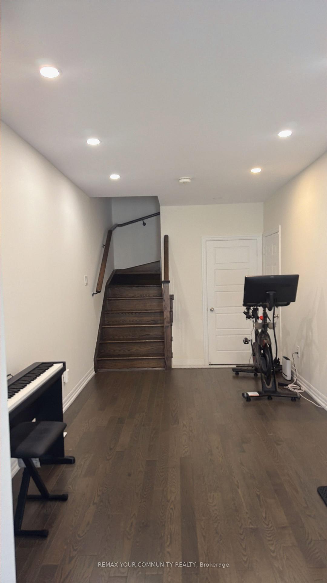 Photo 8 of 51 Vantage Loop, Newmarket, Woodland Hill — HOMEH