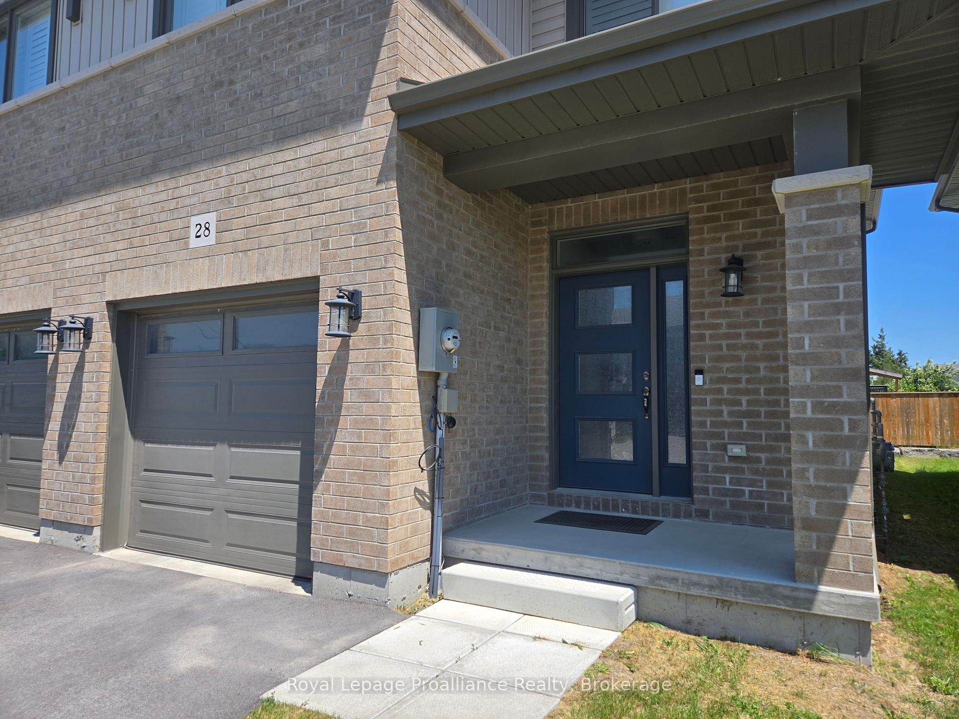 Photo 2 of 28 Nipigon Street, Belleville, Thurlow Ward — HOMEH