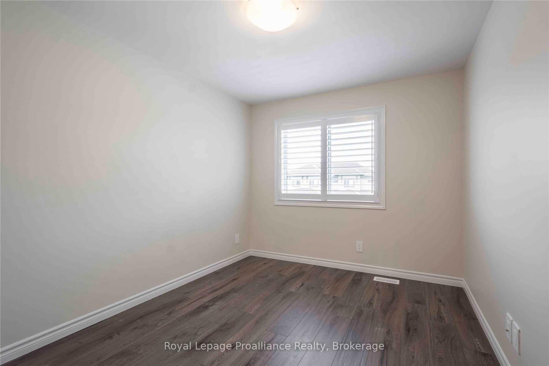 Photo 18 of 28 Nipigon Street, Belleville, Thurlow Ward — HOMEH