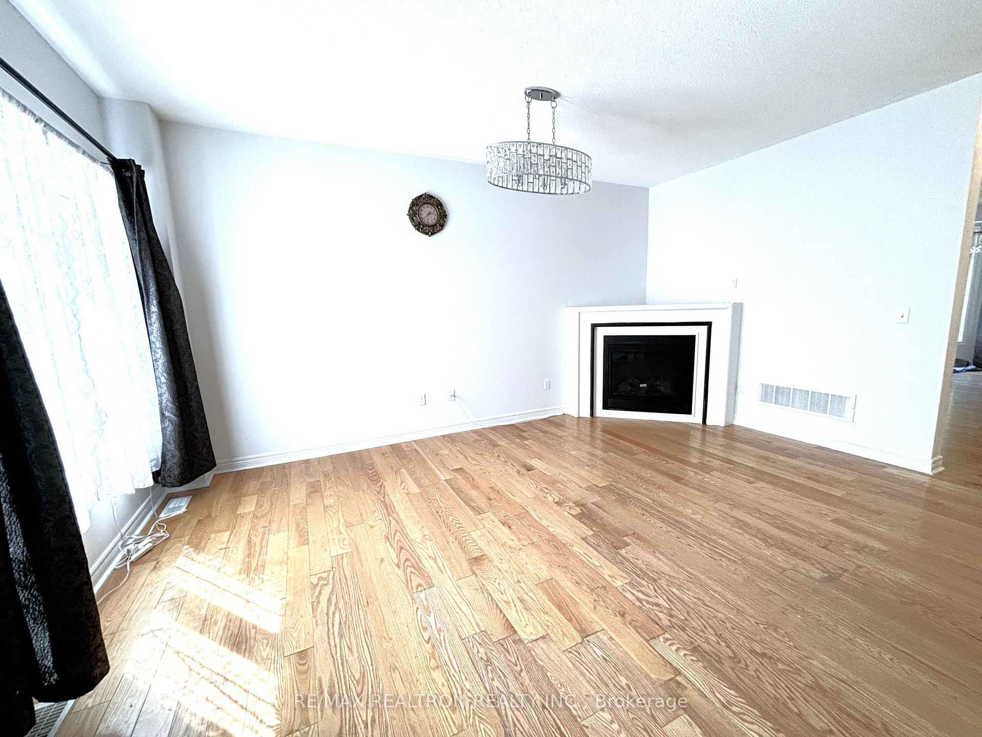 Photo 9 of 511 William Forster Road, Markham, Cornell — HOMEH
