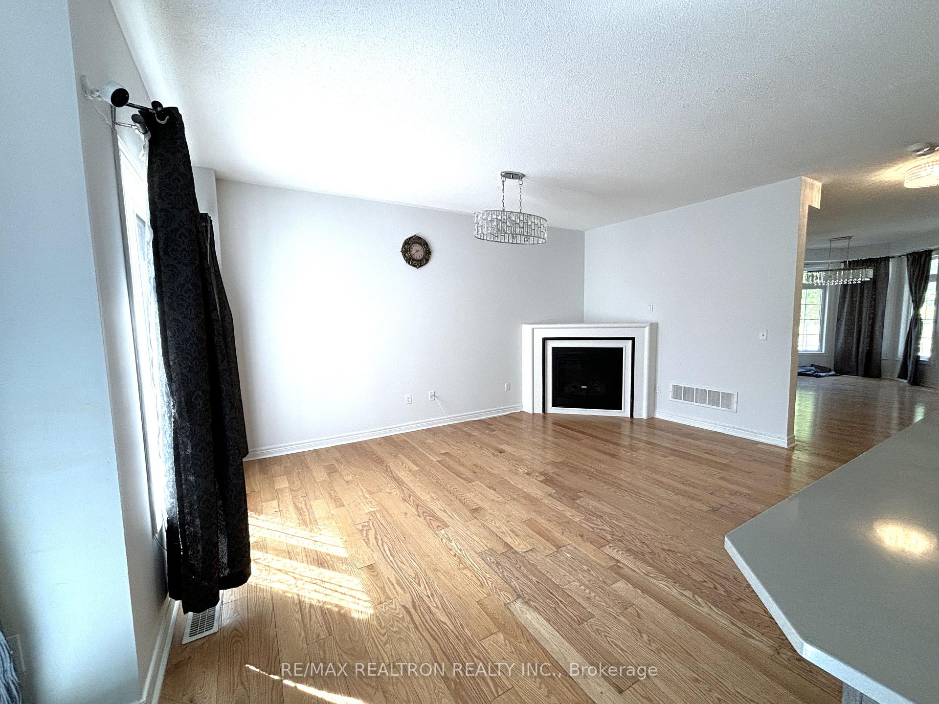 Photo 11 of 511 William Forster Road, Markham, Cornell — HOMEH