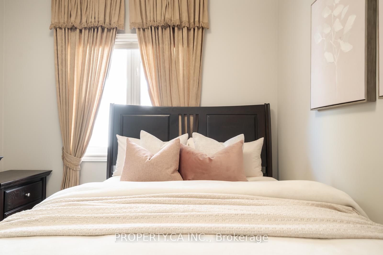 Photo 4 of 1143 Carding Mill Place, Mississauga, Meadowvale Village — HOMEH