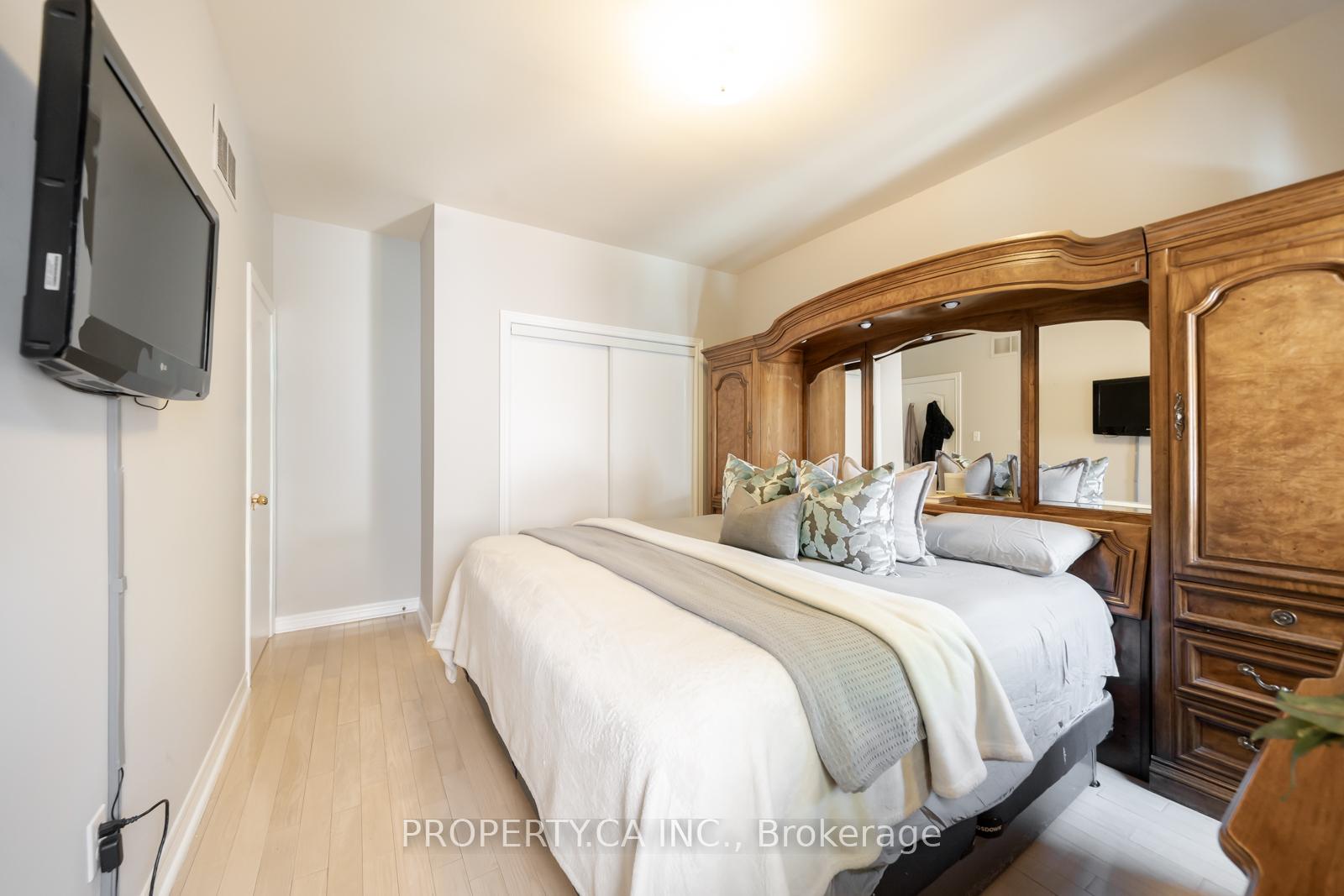 Photo 9 of 1143 Carding Mill Place, Mississauga, Meadowvale Village — HOMEH