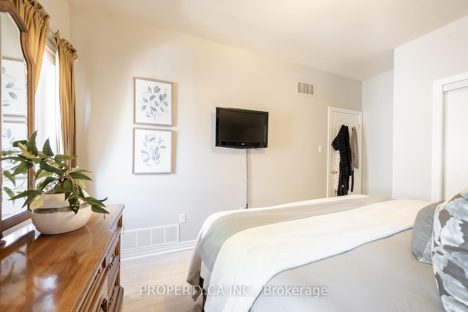Photo 10 of 1143 Carding Mill Place, Mississauga, Meadowvale Village — HOMEH