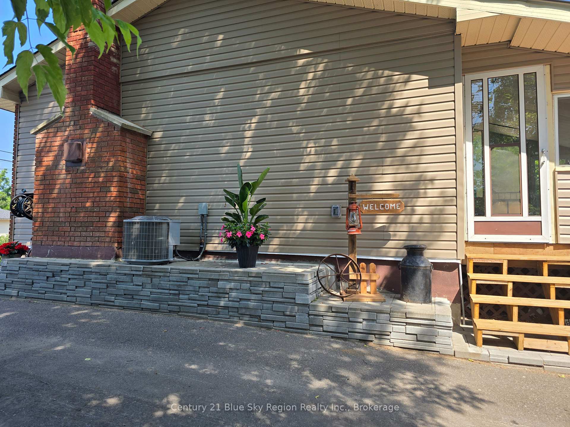 Photo 8 of 682 King Street, Callander — HOMEH