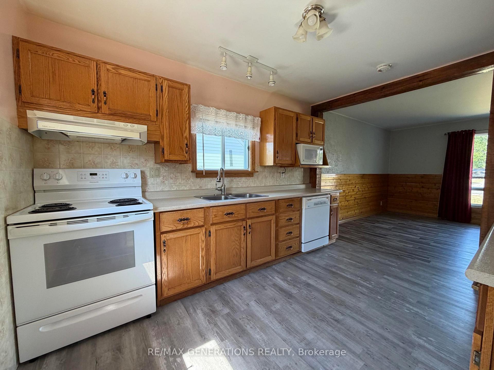 Photo 2 of 4 Elizabeth Avenue, Terrace Bay, TB-92 — HOMEH