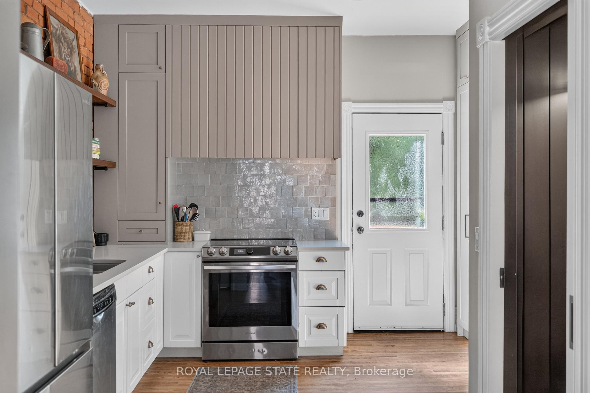 Photo 21 of 135 Catharine Street S, Hamilton, Corktown — HOMEH