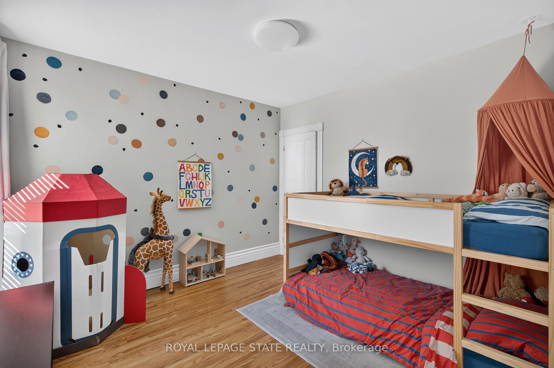 Photo 30 of 135 Catharine Street S, Hamilton, Corktown — HOMEH
