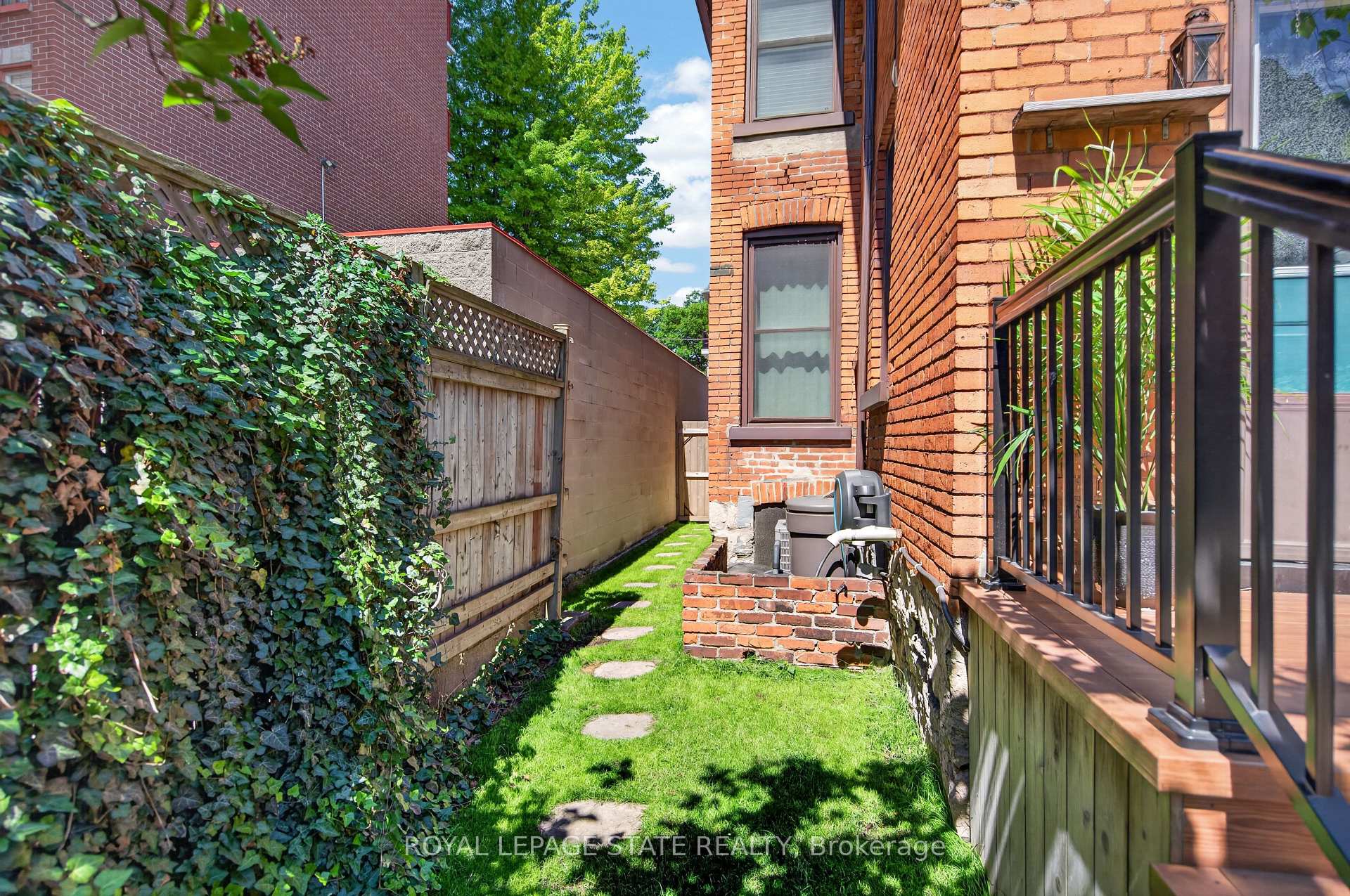 Photo 43 of 135 Catharine Street S, Hamilton, Corktown — HOMEH