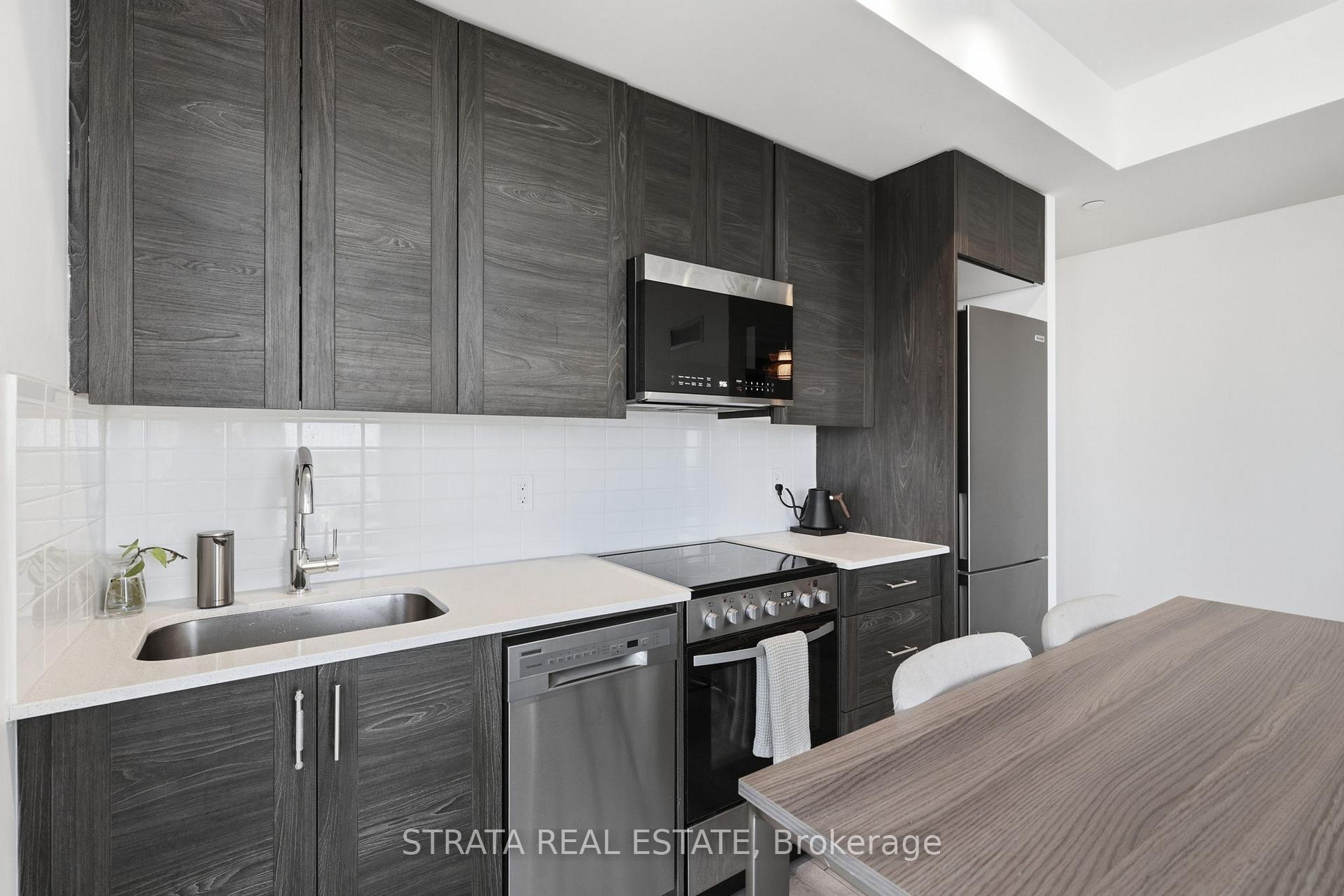 Photo 6 of Unit 708, 15 Ellerslie Avenue, North York, Willowdale West — HOMEH