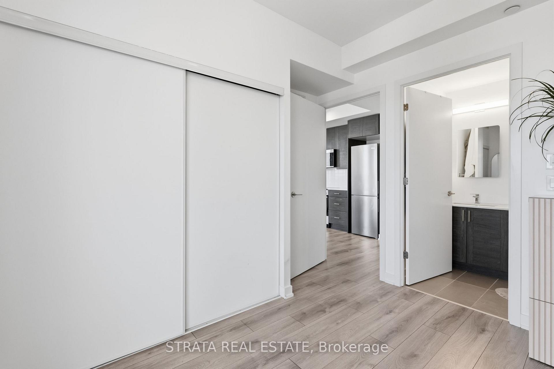 Photo 9 of Unit 708, 15 Ellerslie Avenue, North York, Willowdale West — HOMEH