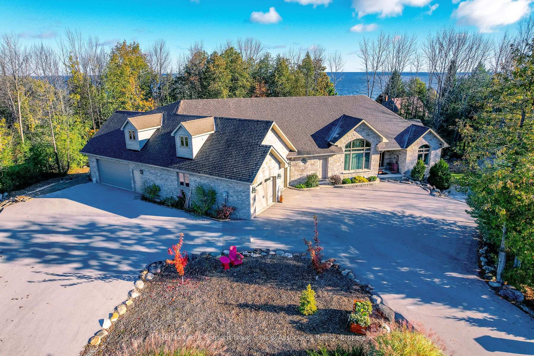 Photo 1 of 135 Algonquin Drive, Meaford — HOMEH