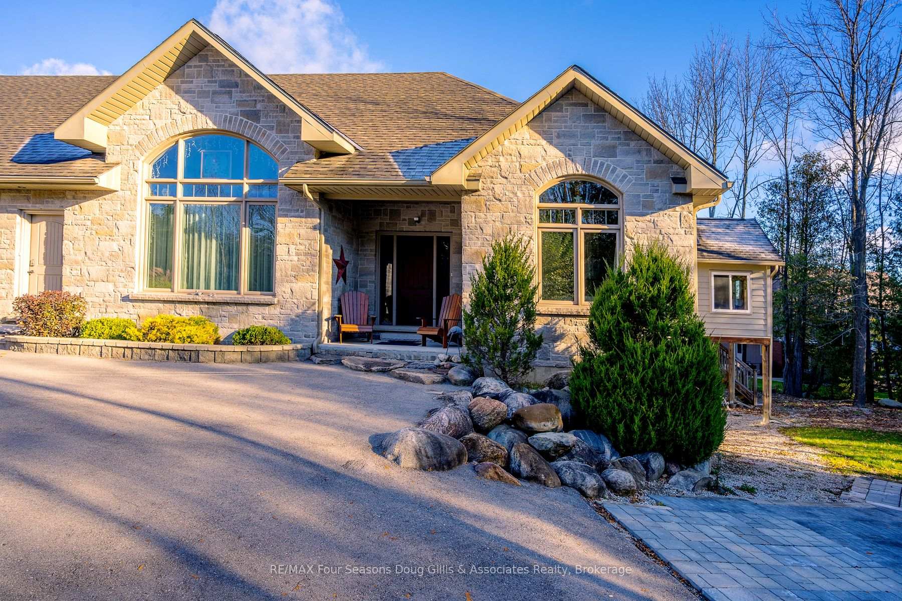 Photo 2 of 135 Algonquin Drive, Meaford — HOMEH