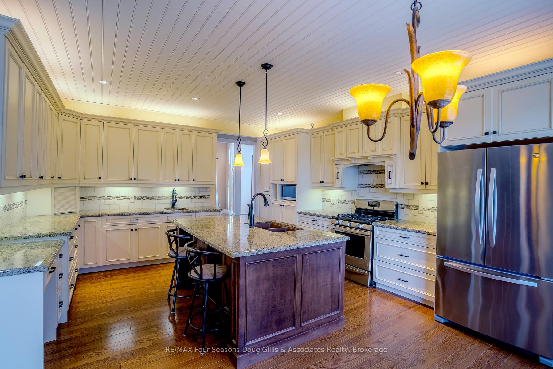 Photo 3 of 135 Algonquin Drive, Meaford — HOMEH