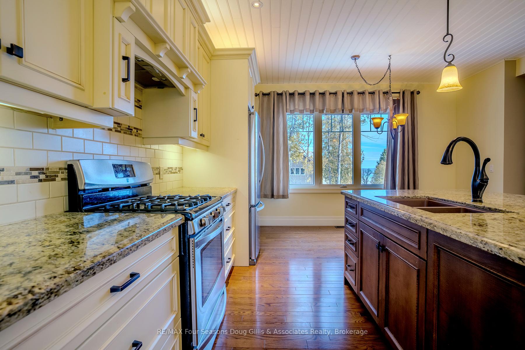 Photo 4 of 135 Algonquin Drive, Meaford — HOMEH