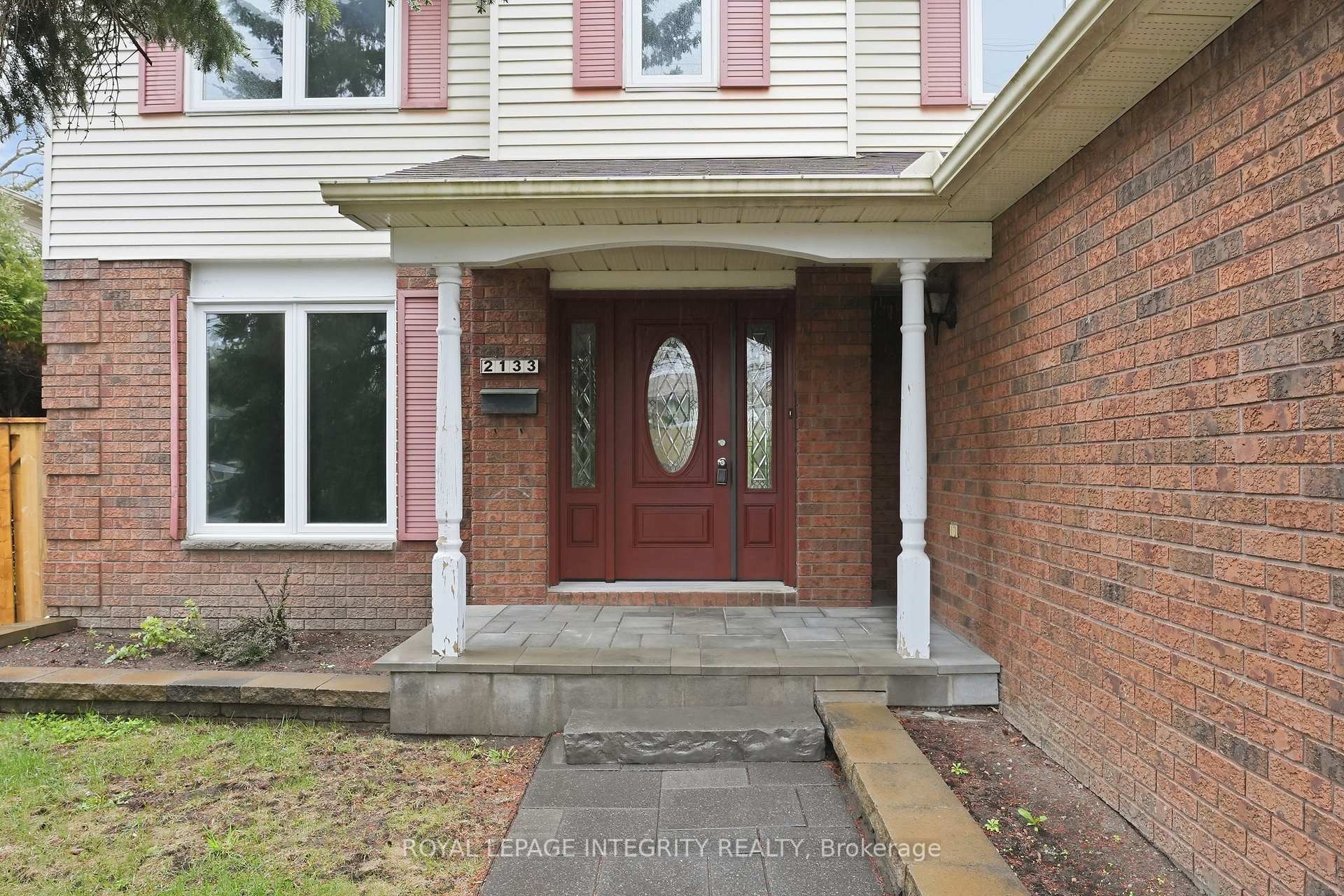 Photo 2 of 2133 Lenester Avenue, Ottawa, McKellar Heights/Glabar Park — HOMEH