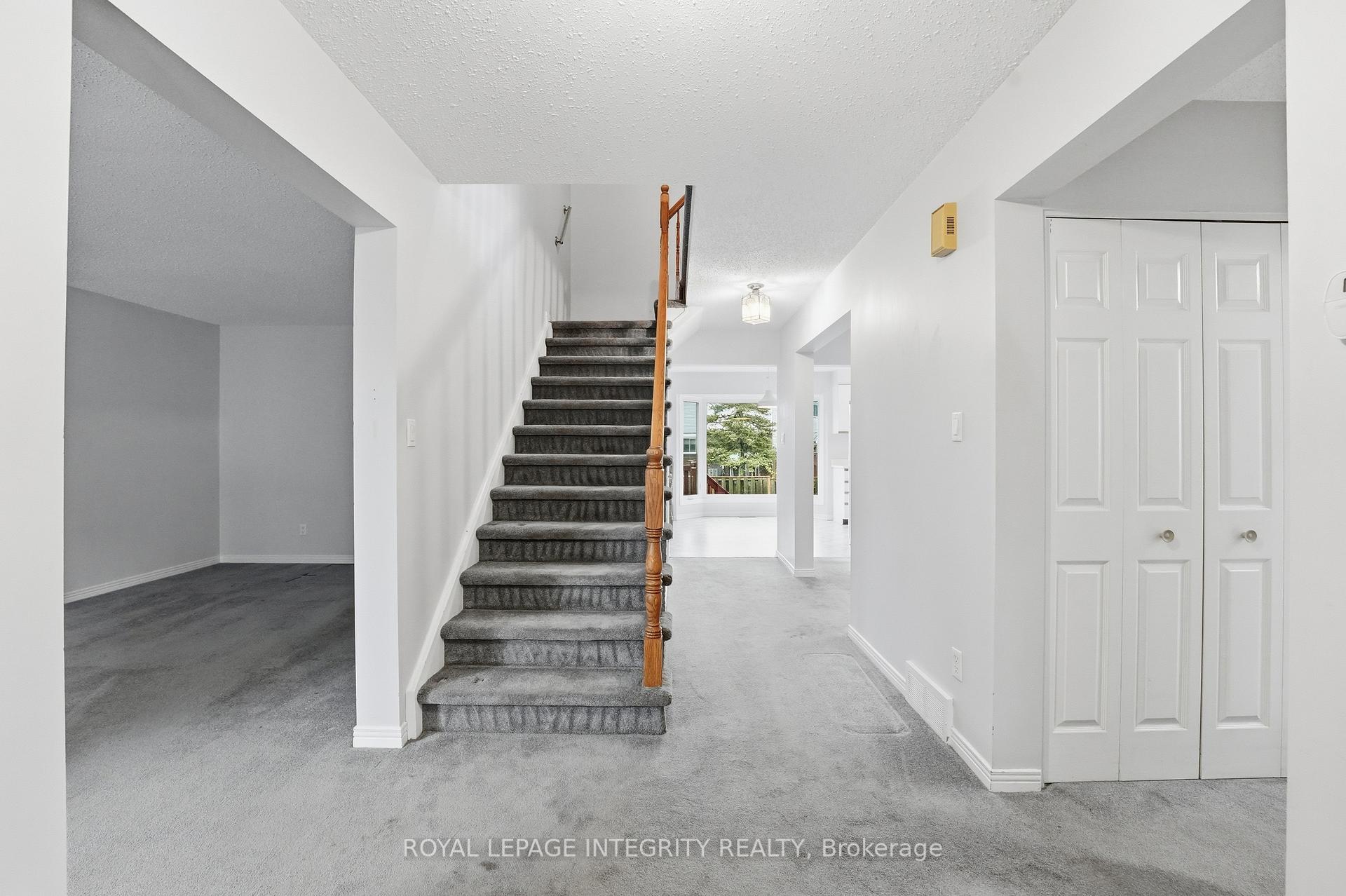 Photo 4 of 2133 Lenester Avenue, Ottawa, McKellar Heights/Glabar Park — HOMEH