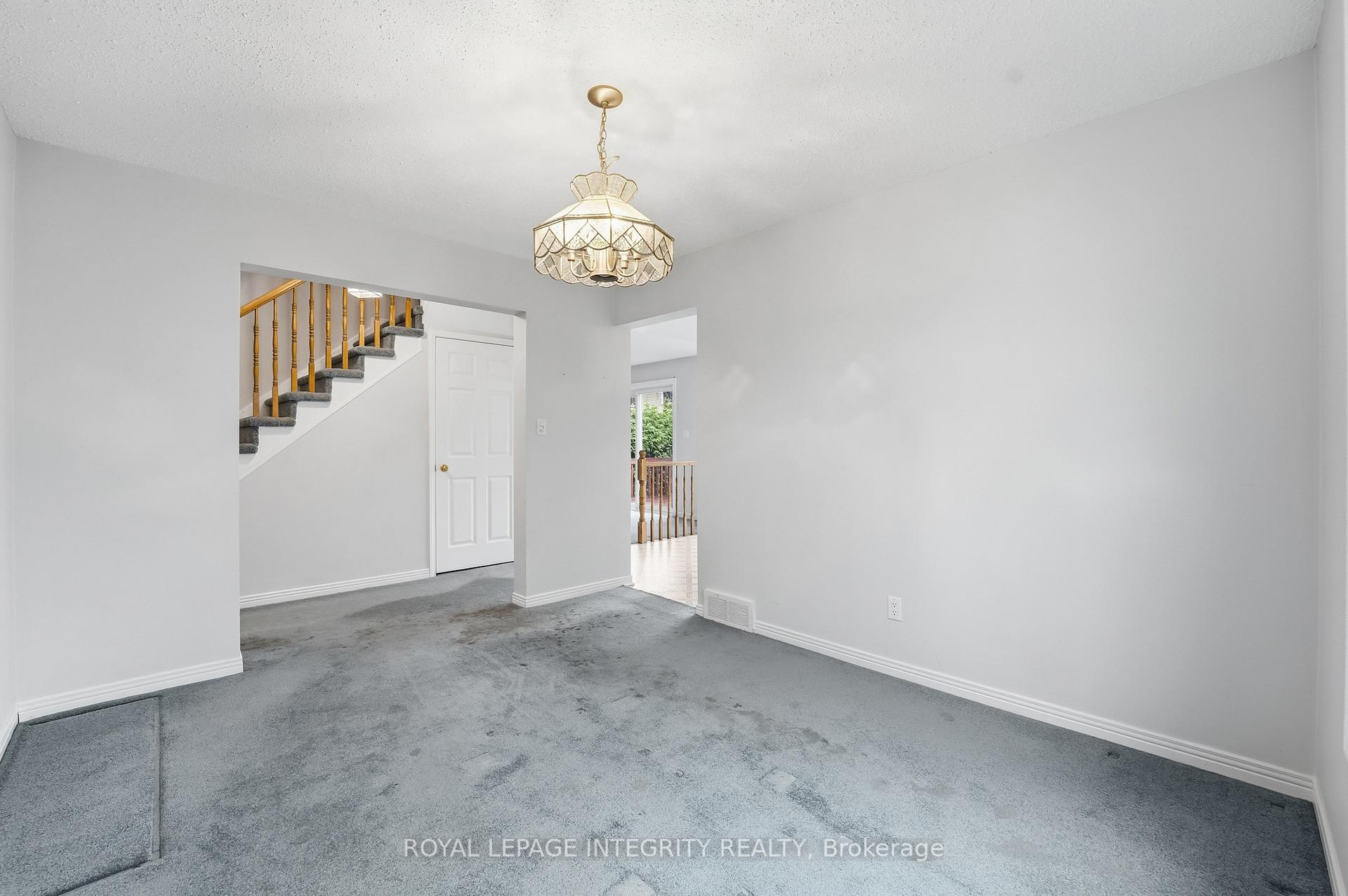 Photo 9 of 2133 Lenester Avenue, Ottawa, McKellar Heights/Glabar Park — HOMEH