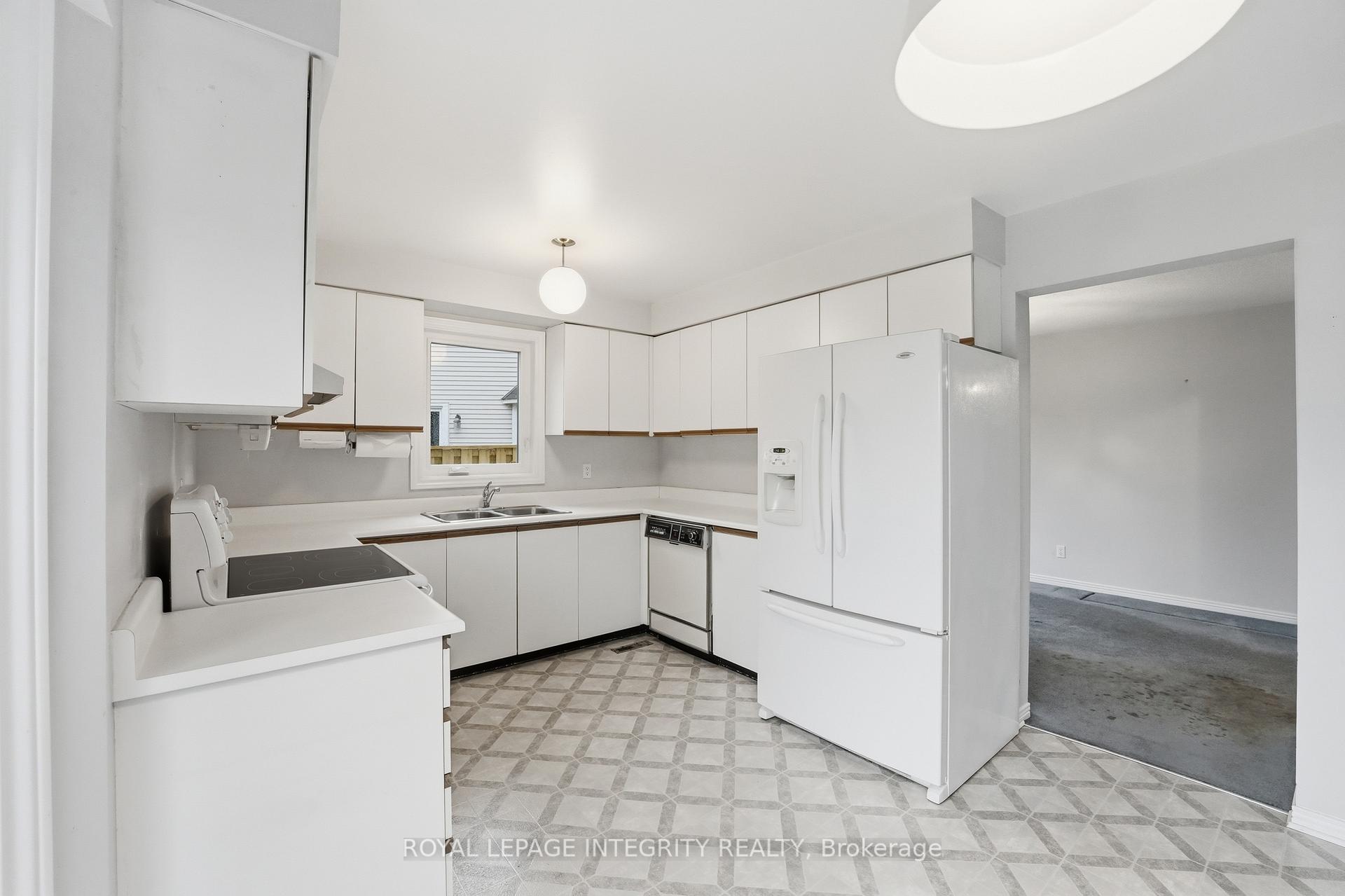 Photo 19 of 2133 Lenester Avenue, Ottawa, McKellar Heights/Glabar Park — HOMEH
