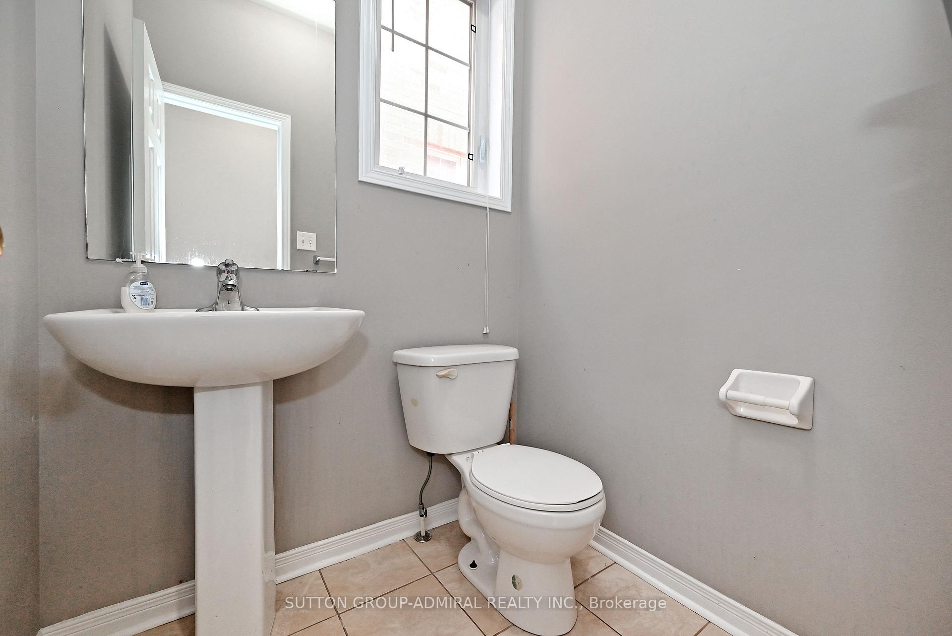 Photo 17 of 41 Big Hill Crescent, Vaughan, Patterson — HOMEH