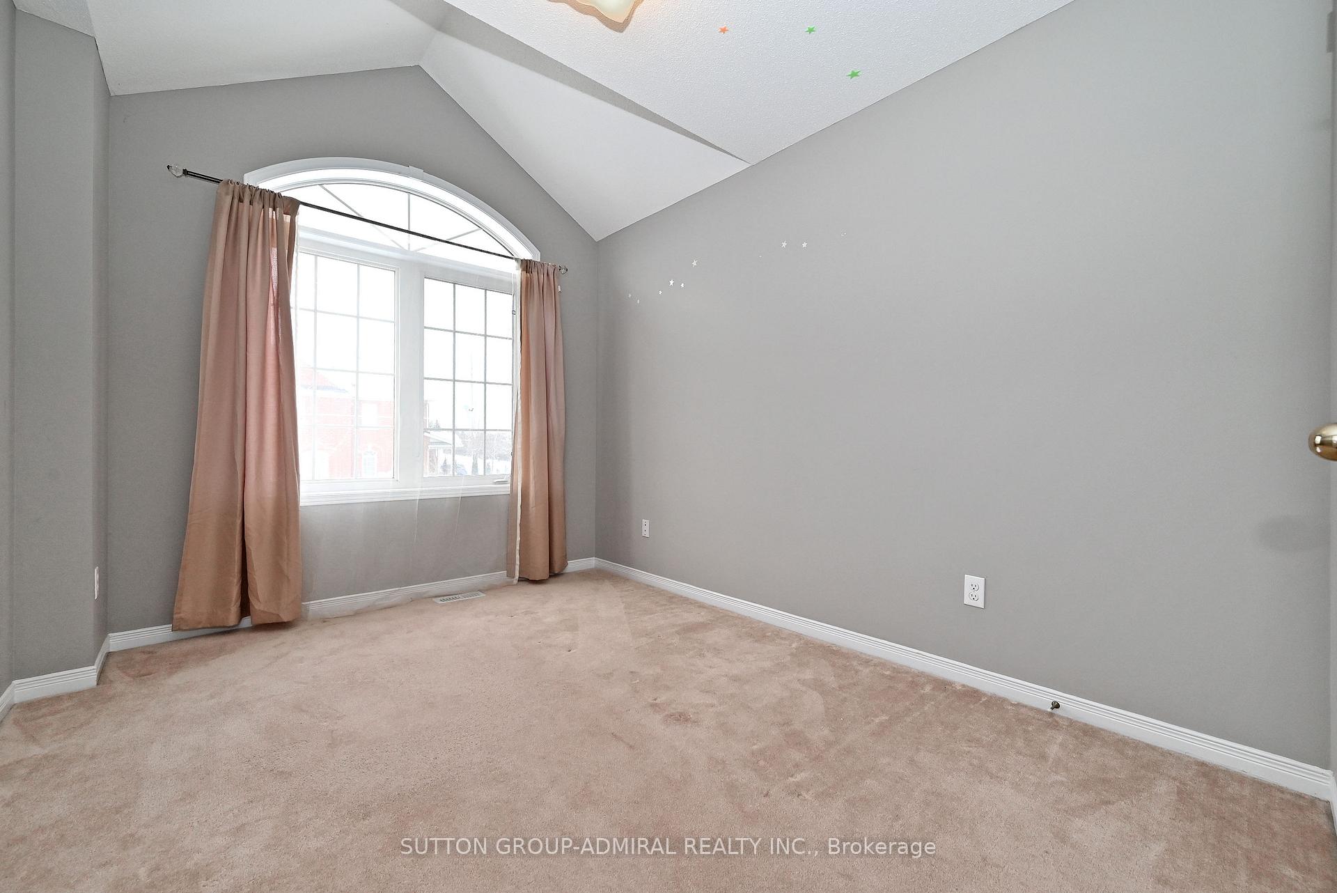 Photo 28 of 41 Big Hill Crescent, Vaughan, Patterson — HOMEH