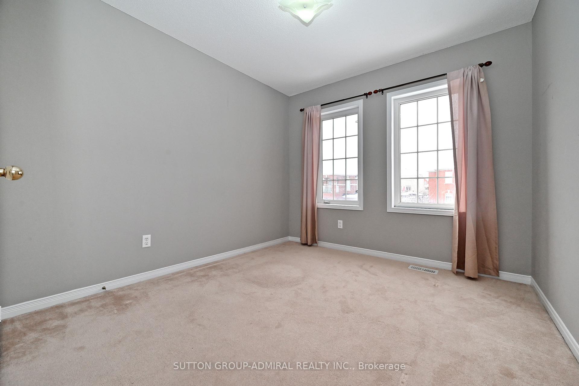 Photo 31 of 41 Big Hill Crescent, Vaughan, Patterson — HOMEH