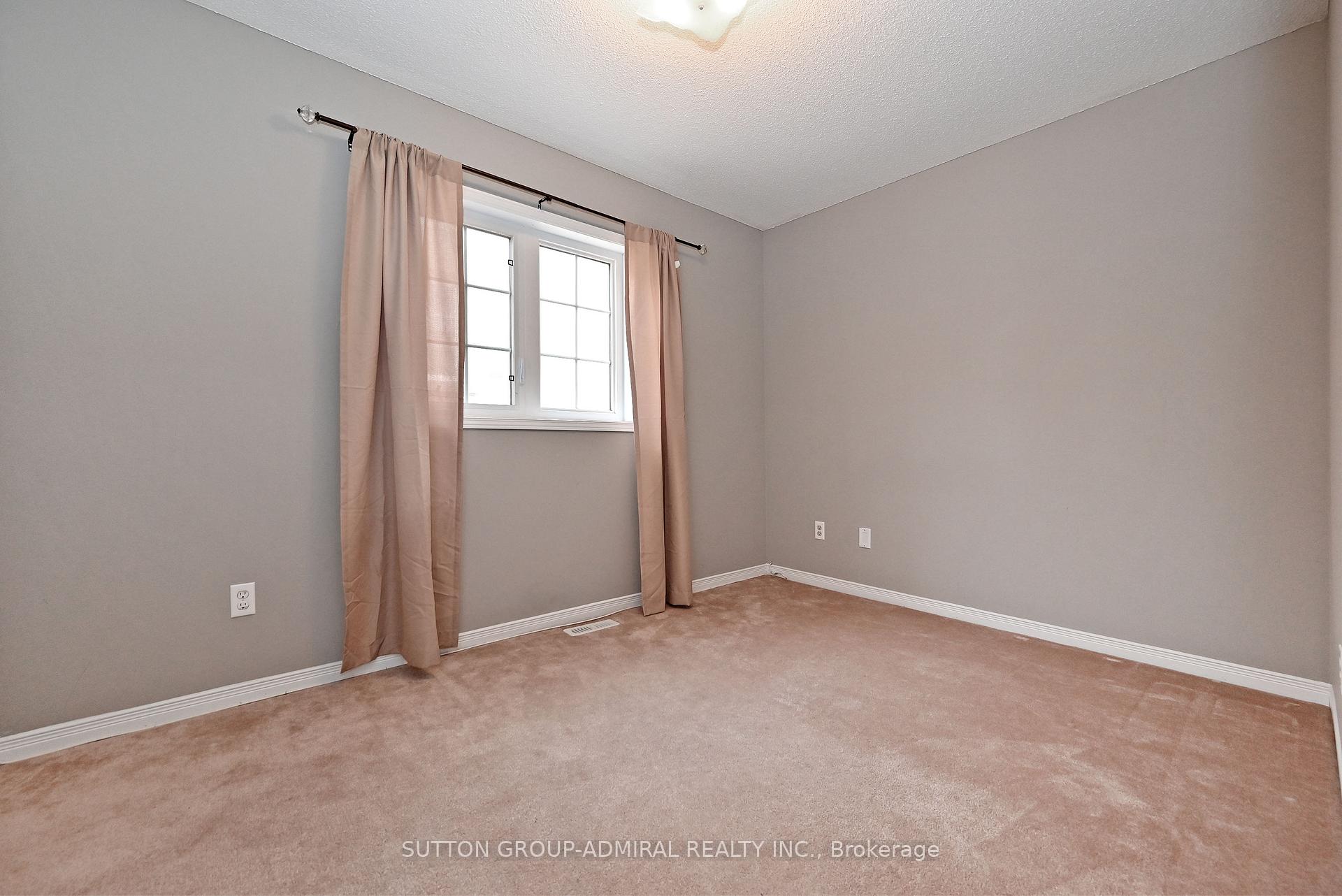 Photo 34 of 41 Big Hill Crescent, Vaughan, Patterson — HOMEH