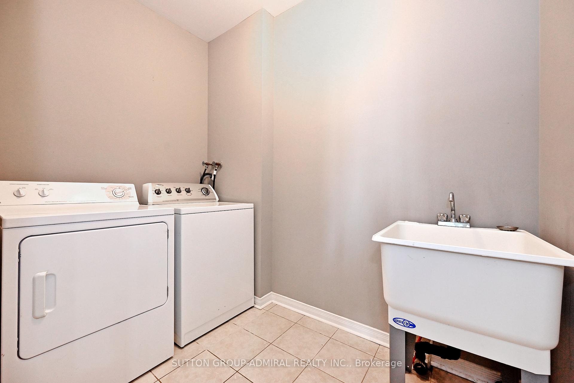 Photo 40 of 41 Big Hill Crescent, Vaughan, Patterson — HOMEH
