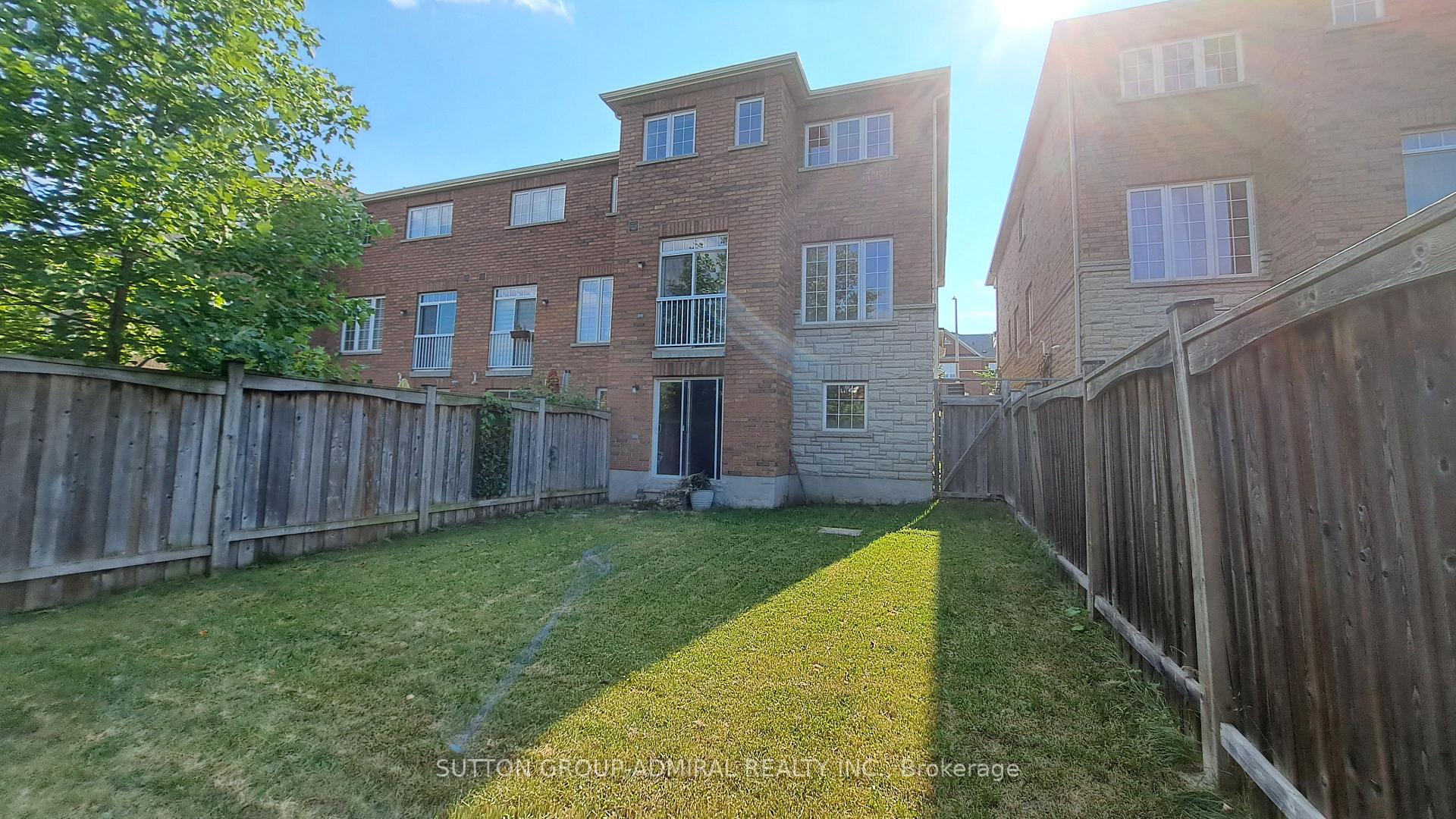 Photo 44 of 41 Big Hill Crescent, Vaughan, Patterson — HOMEH