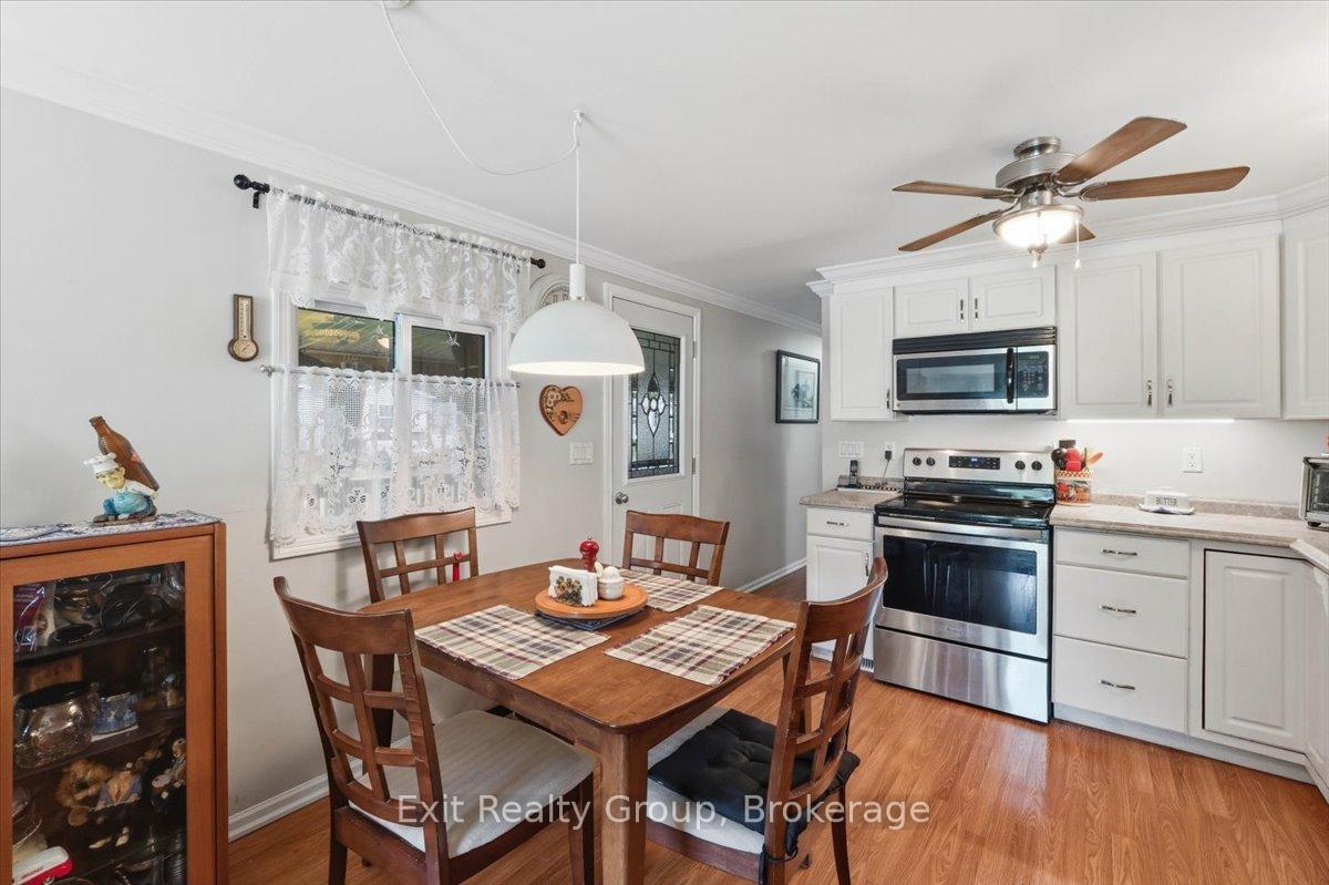 Photo 7 of 12 Park Lane, Quinte West, Sidney Ward — HOMEH
