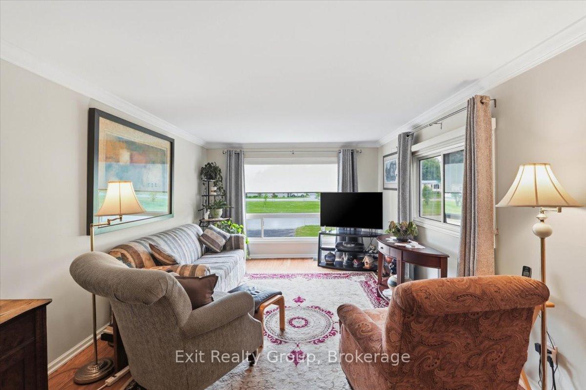 Photo 11 of 12 Park Lane, Quinte West, Sidney Ward — HOMEH