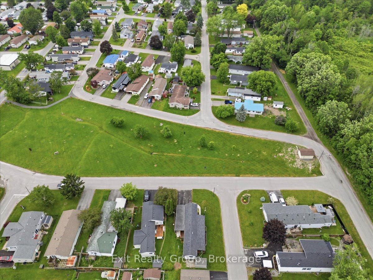 Photo 28 of 12 Park Lane, Quinte West, Sidney Ward — HOMEH