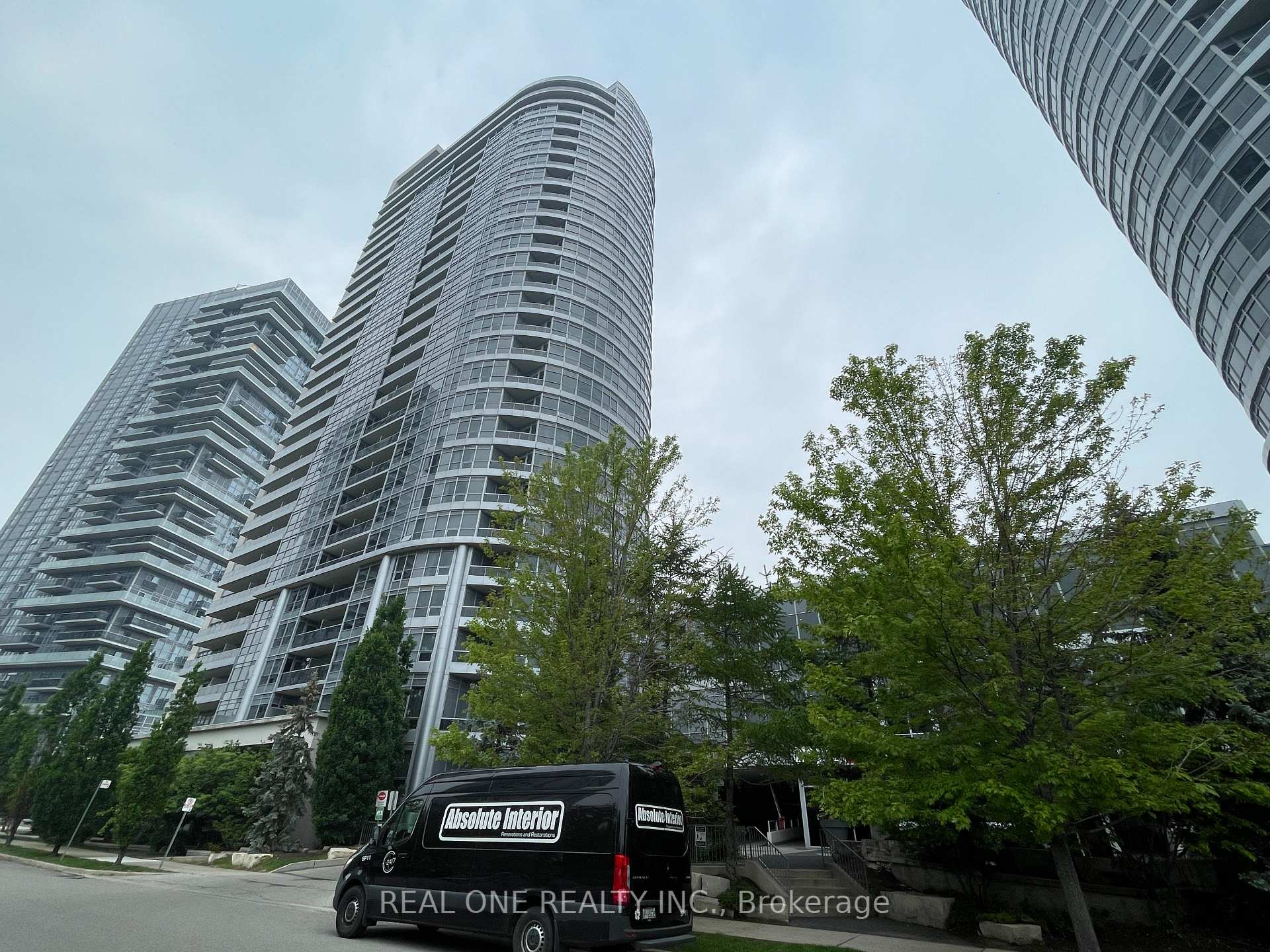Front of Unit 1912, 181 Village Green Square