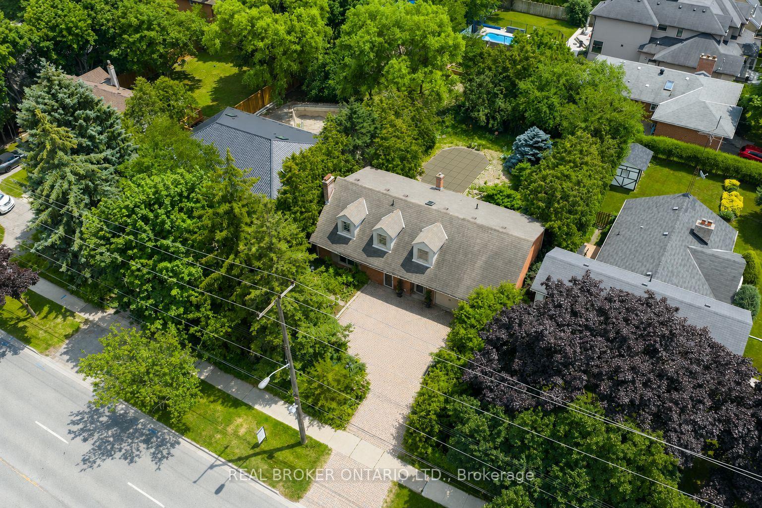 Photo 3 of 302 Burnhamthorpe Road, Etobicoke, Islington-City Centre West — HOMEH
