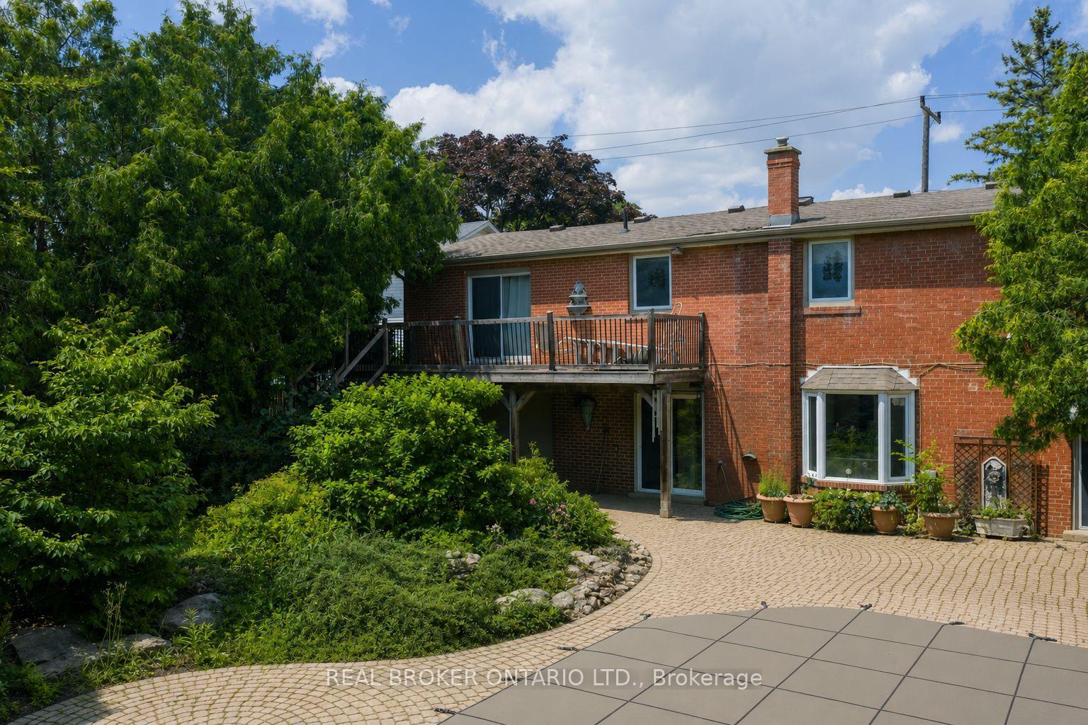 Photo 4 of 302 Burnhamthorpe Road, Etobicoke, Islington-City Centre West — HOMEH