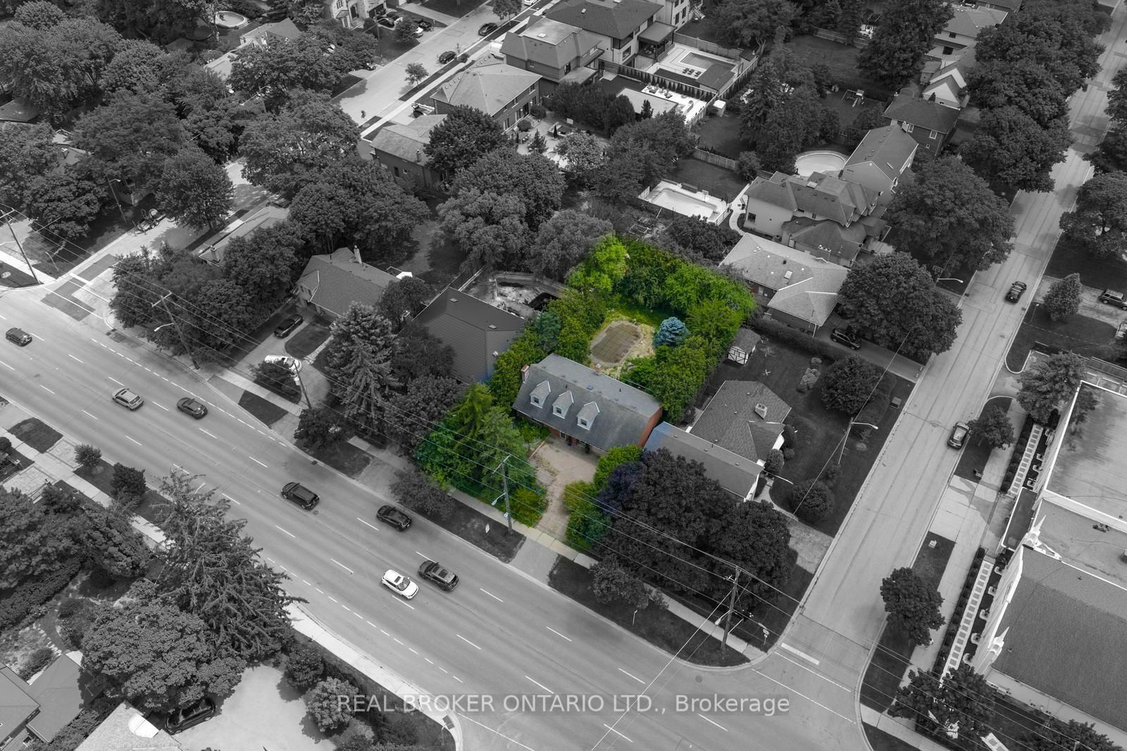 Photo 8 of 302 Burnhamthorpe Road, Etobicoke, Islington-City Centre West — HOMEH