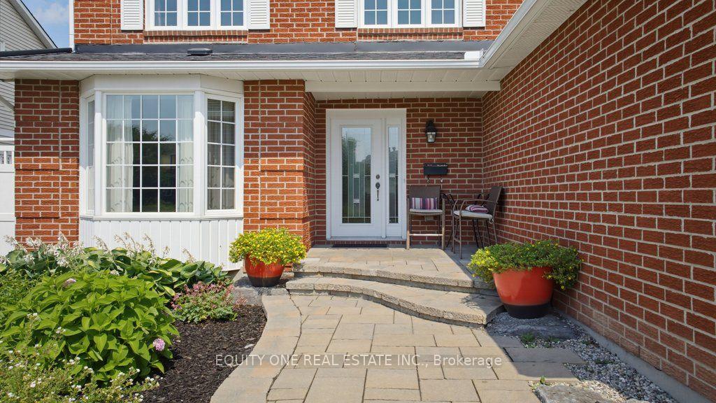 Photo 3 of 1315 Prestone Drive, Ottawa, Bilberry Creek/Queenswood Heights — HOMEH