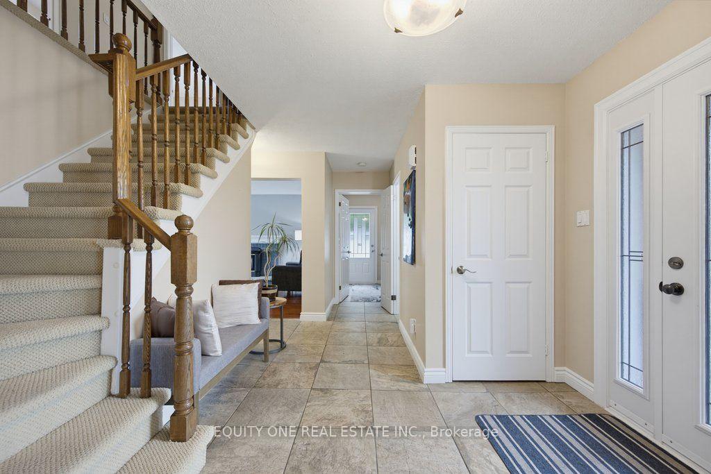 Photo 5 of 1315 Prestone Drive, Ottawa, Bilberry Creek/Queenswood Heights — HOMEH