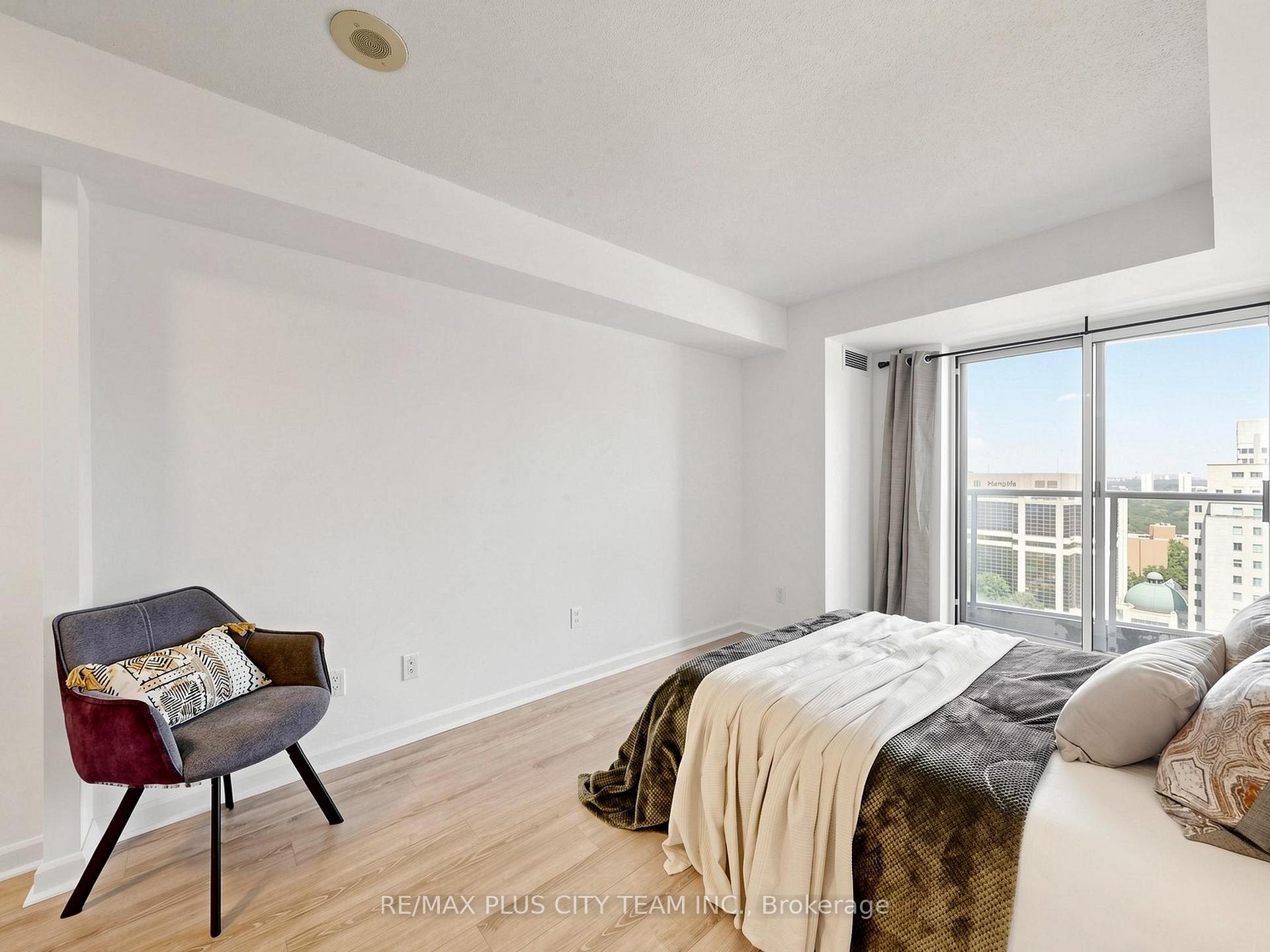 Photo 15 of Unit 2006, 8 Park Road, Toronto, Rosedale-Moore Park — HOMEH