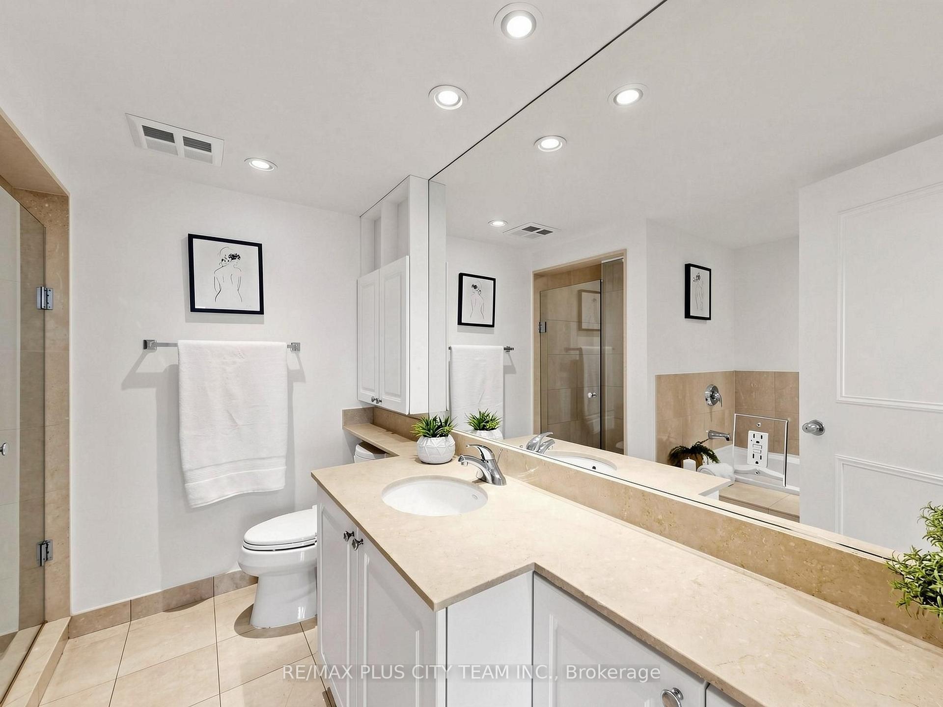 Photo 16 of Unit 2006, 8 Park Road, Toronto, Rosedale-Moore Park — HOMEH