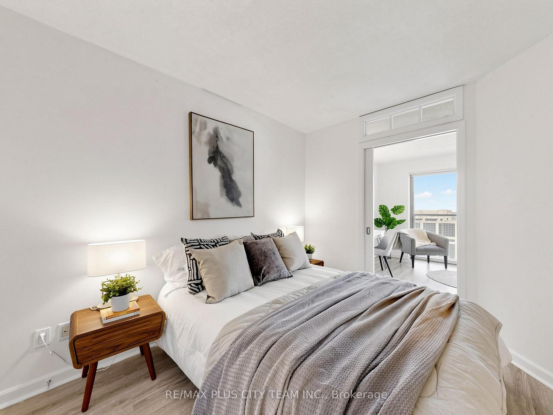 Photo 18 of Unit 2006, 8 Park Road, Toronto, Rosedale-Moore Park — HOMEH