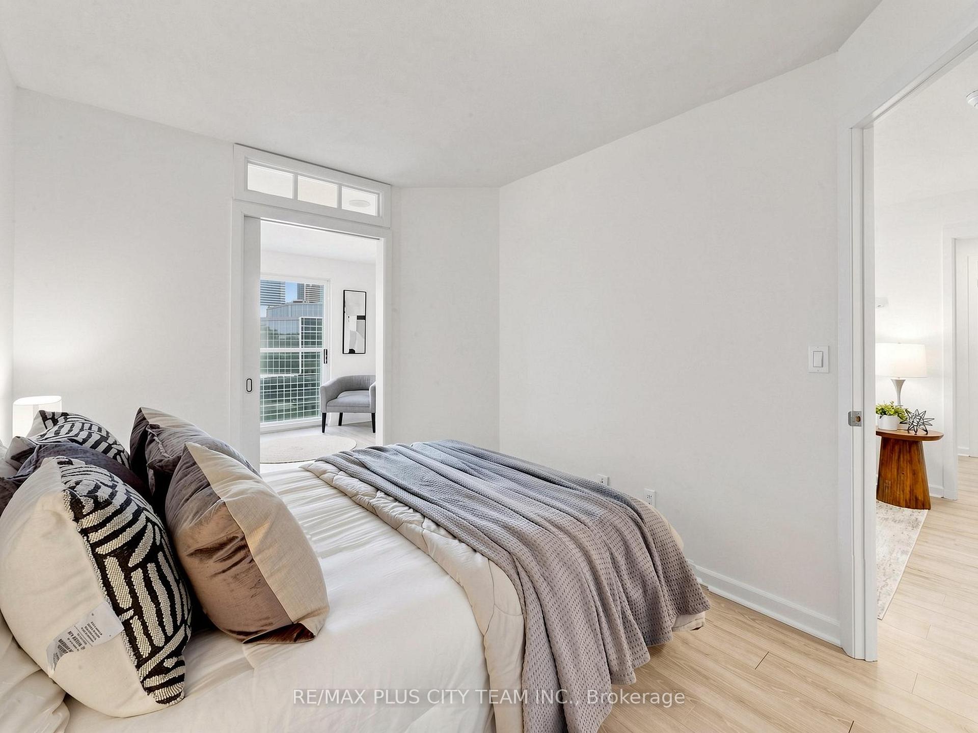 Photo 19 of Unit 2006, 8 Park Road, Toronto, Rosedale-Moore Park — HOMEH